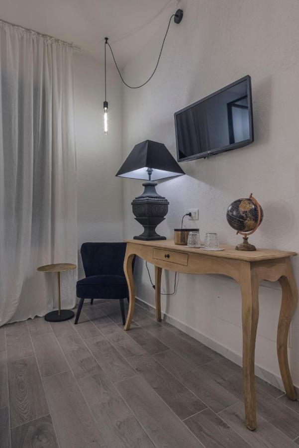 Dimore D'Avalos Boutique Bed & Breakfast วาสโต ภายนอก รูปภาพ