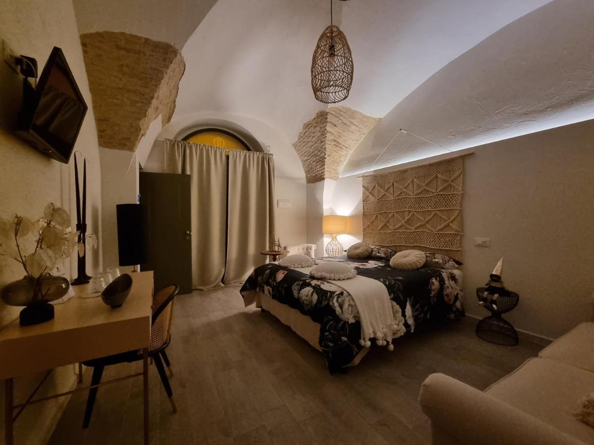 Dimore D'Avalos Boutique Bed & Breakfast วาสโต ภายนอก รูปภาพ